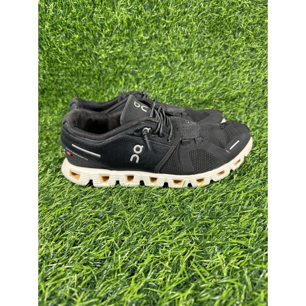 ON Cloud 5 Black/White Running Shoes 59.98904 Womens Size 9
